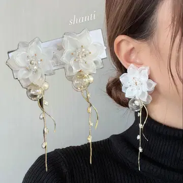 브라이덜 귀찌 꽃 모티브 화이트 브라이덜 액세서리 브라이덜