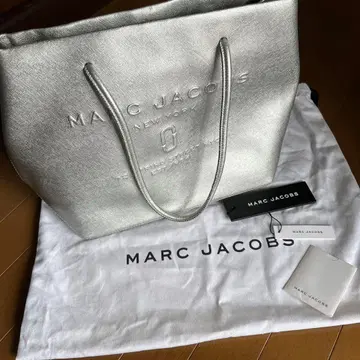 MARC JACOBS 실버 토트백 추천