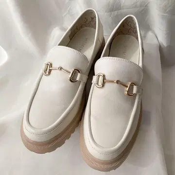 새상품급 히미코 볼륨 밑창 로퍼 비트 로퍼 화이트 통굽 24cm