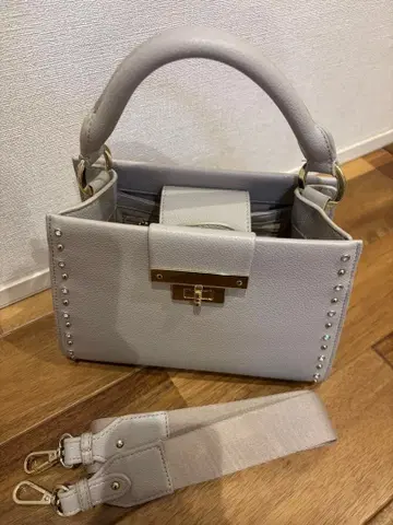 CELFORD 비쥬 스터드 백 그레이지