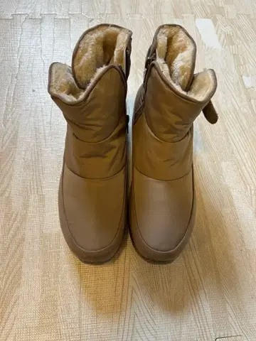 르꼬끄 베이지 어그 부츠 슬립온