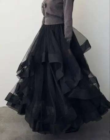 프릴 티어드 볼륨 스커트 미사용 새상품 Frene