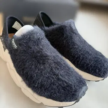 미사용 새상품 Flower Mountain 블랙 스니커즈