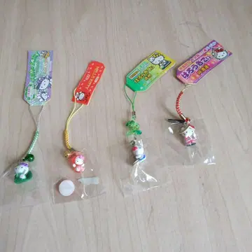 헬로키티 스트랩 세트 (4개 세트) 낱개 판매 가능합니다.