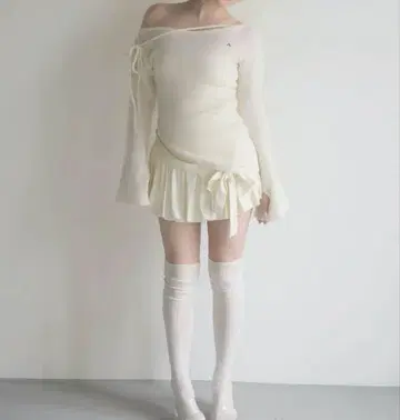 andmary Fluffy loose knit white 앤드마리