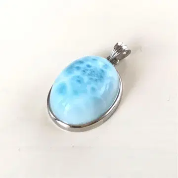 라리마 펜던트 탑