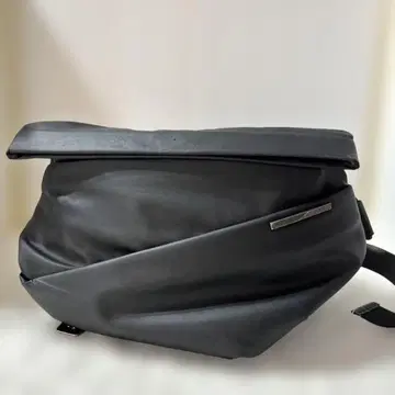 URBANATURE 블랙 바디백