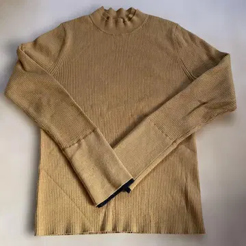 [ 미사용 새상품 ] 쿨 카리안 긴팔 니트 38