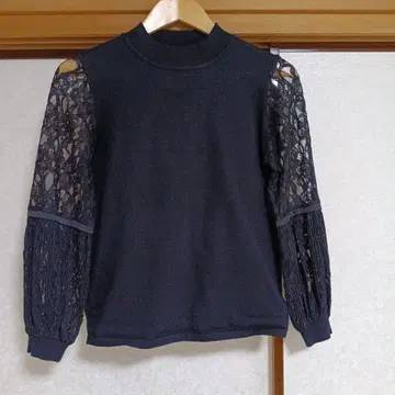 I'amoie de luxe 블랙 레이스 소매 하이넥 니트