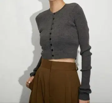 AURALEE 다크 그레이 크롭 가디건