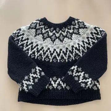 투모로우랜드 스웨터