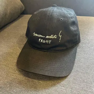 agnes b. CASQUETTE FRGMT