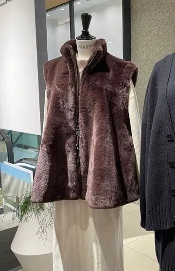 ASTRAET 아스트라에트 플레어 인조 모피 베스트