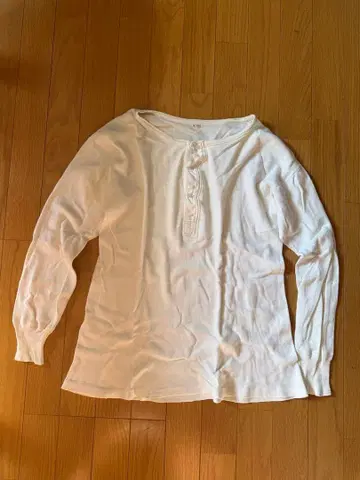 헨리넥 긴팔 티셔츠