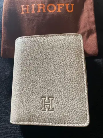 HIROFU 베이지 이단 접이식 지갑