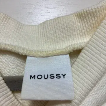 moussy 긴팔