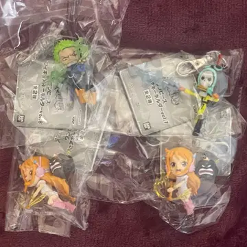 [ 새상품 ] 원피스 피규어 키링 조로 나미 브룩 4종 세트