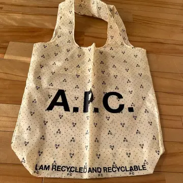 A.P.C. 에코백 아이보리