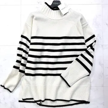 미사용 인디비 캐시미어 혼방 백 슬릿 보더 니트