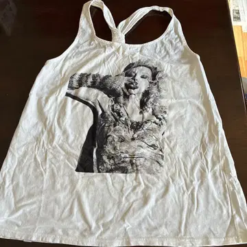 화이트 프린트 탱크탑