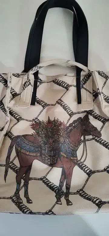 [ ear PAPILLONNER ] 토트백