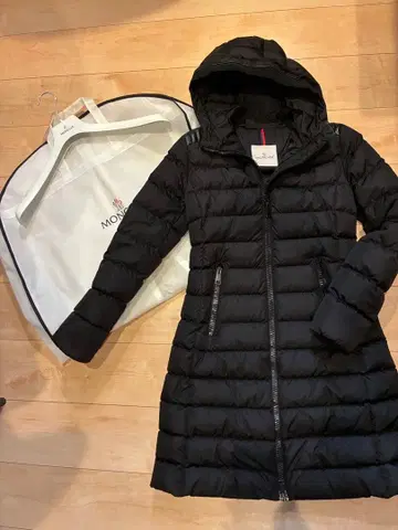 MONCLER 블랙 다운 자켓 사이즈 1