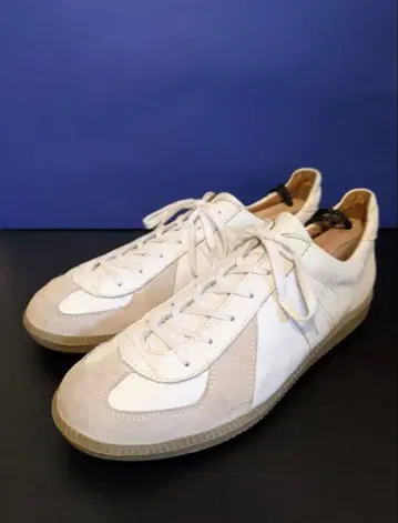 REPRODUCTION OF FOUND 저먼 트레이너 43/27.5