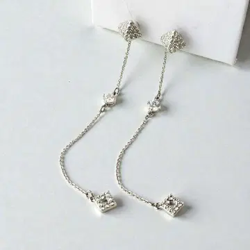 SWAROVSKI 스와로브스키 롱 체인 귀걸이 스톤