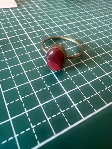 놋쇠 빨간색 오벌컷 반지