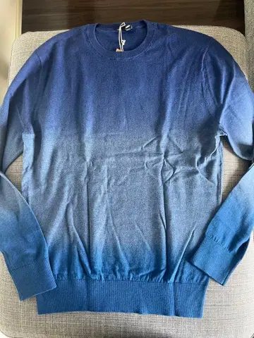 택 포함 미사용 새상품 A.P.C. 그라데이션 블루 니트 스웨터 남성용