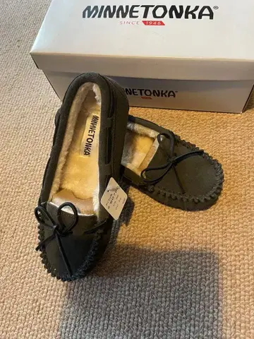 MINNETONKA 미네통카 그레이 모카신