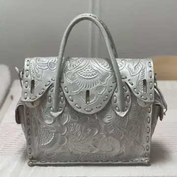 [레어 컬러] 카빙 트라이브스 그레이스 콘티넨탈 백 화이트