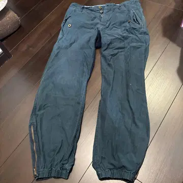 네이비 코튼 팬츠 지퍼 달린 밑단