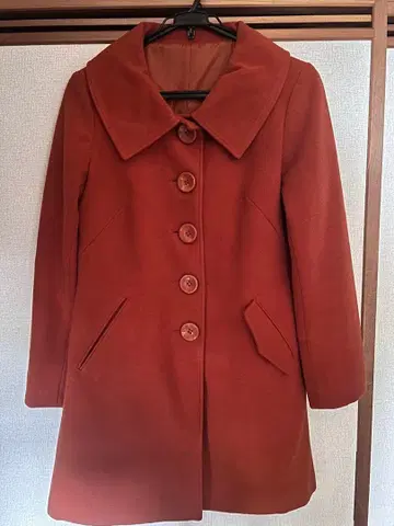 자이로 화이트 테라코타 색상 레트로풍 코트