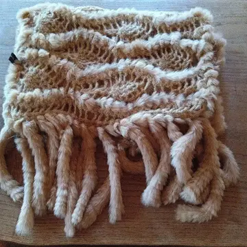 LOUNIE 베이지 퍼 스타일 머플러