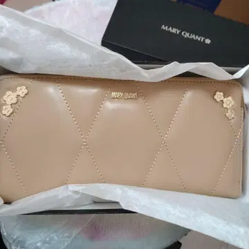 마리콴트 새상품 장지갑 베이지