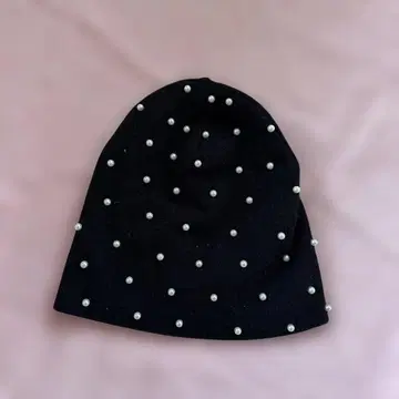 ZARA 펄 장식 블랙 니트 모자