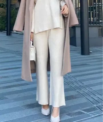 rienda 크림색 니트 플레어 팬츠 M 사이즈