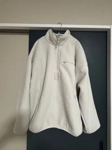 GAP 크림색 플리스 하프 지퍼 자켓