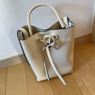 프레이 아이디 화이트 버킷백