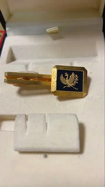 천황 폐하 재위 60년 넥타이핀