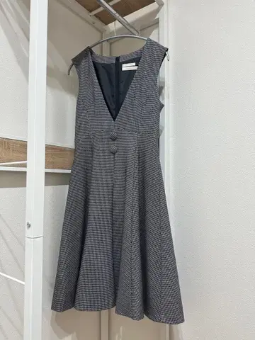 Aveniretoile 삭소니 깊은 V넥 원피스 32 GRAY