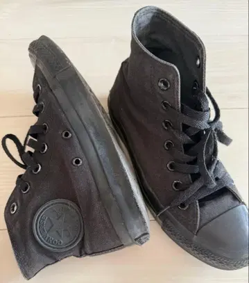 컨버스 블랙 하이컷 스니커즈