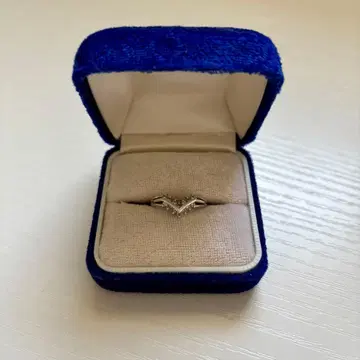 V자형 반지 다이아몬드풍 반지 유품 정리