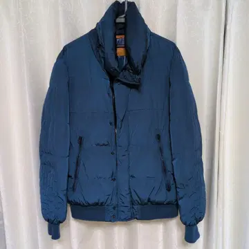 ZARA 네이비 충전솜 점퍼 후드 수납