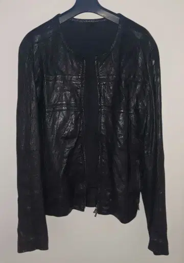 SCHORL 블랙 자켓 퍼포레이션 디자인