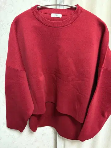 a.v.v 니트 타입 맨투맨