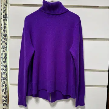 새상품급 듀얼뷰 터틀넥 스웨터 백 슬릿 캐시미어