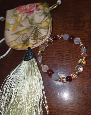 금전운 팔찌 포함, 영시