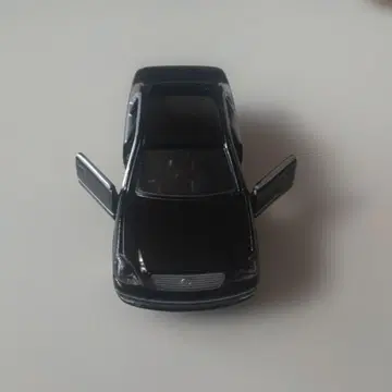 블랙 셀시오, 미니카